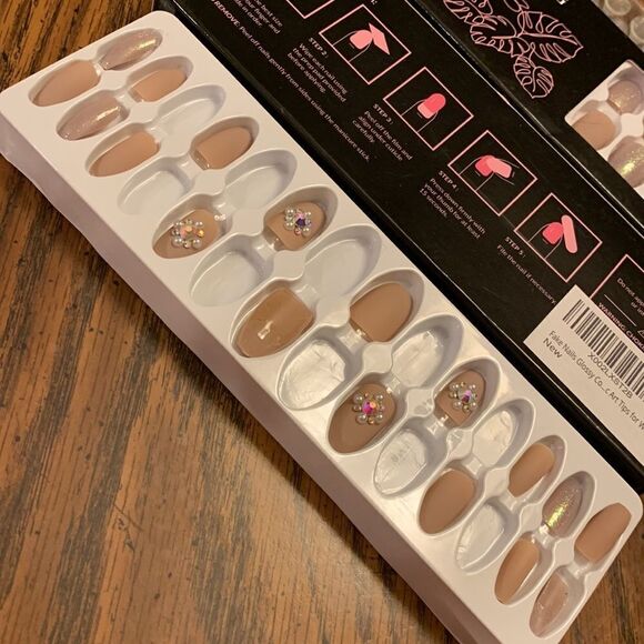 Choose 1 of the 2: All Dashing instant manicure/28pc art tips & tools to apply - Picture 7 of 10